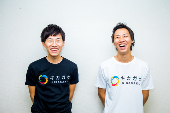 図2 左がキカガクの「今西」、右が「吉崎」