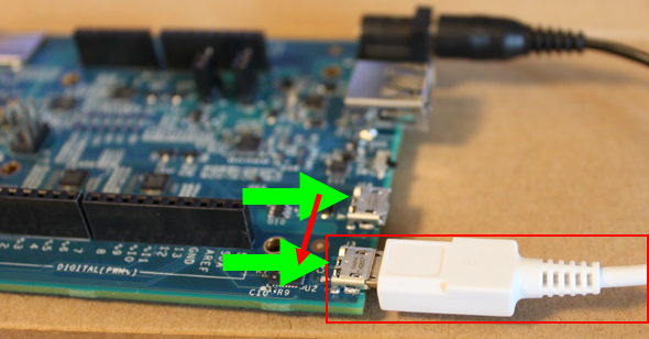 図10 Edison(USB UART側)とWindows PCをUSBケーブルで接続する